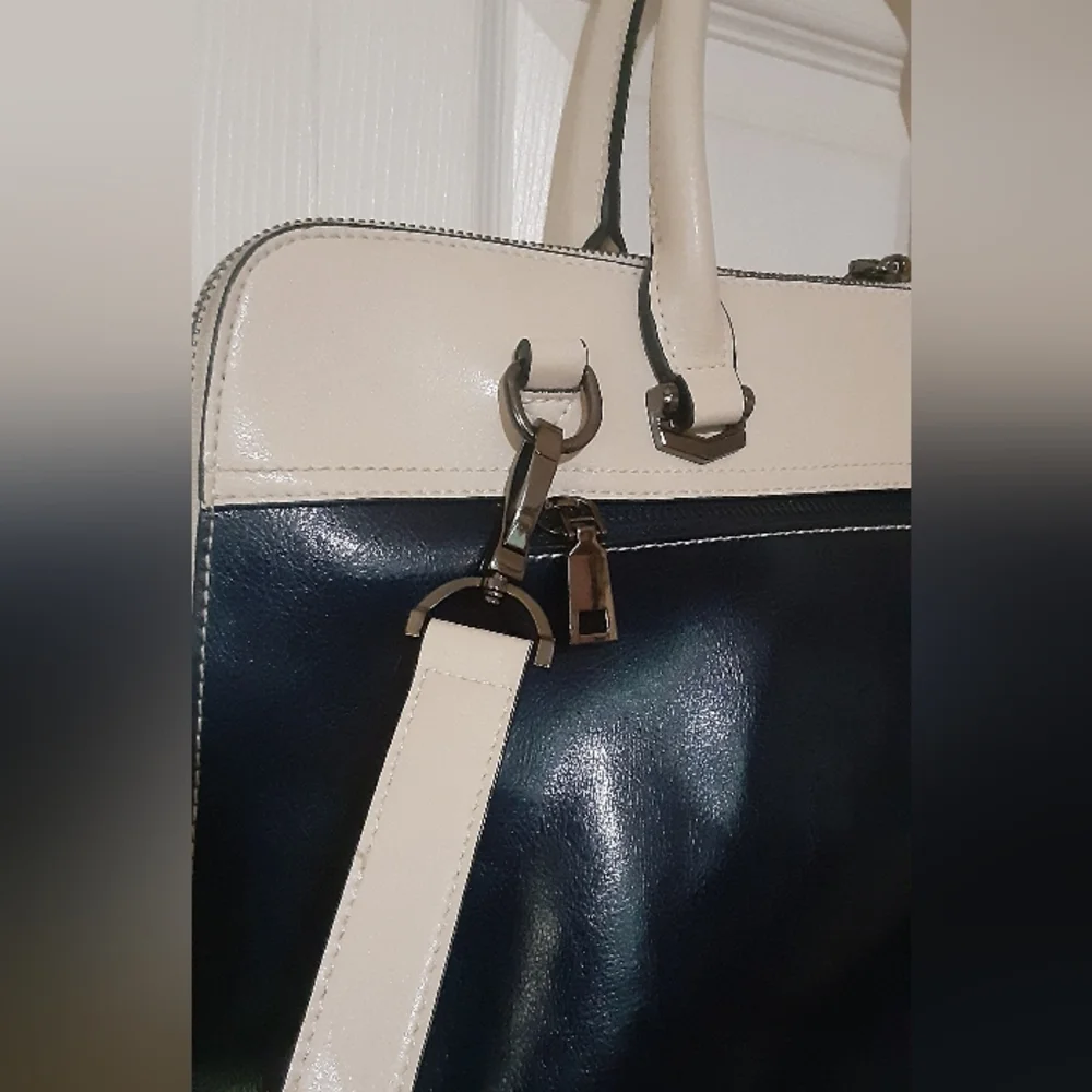 Cluci Navy and Cream Laptop Bag